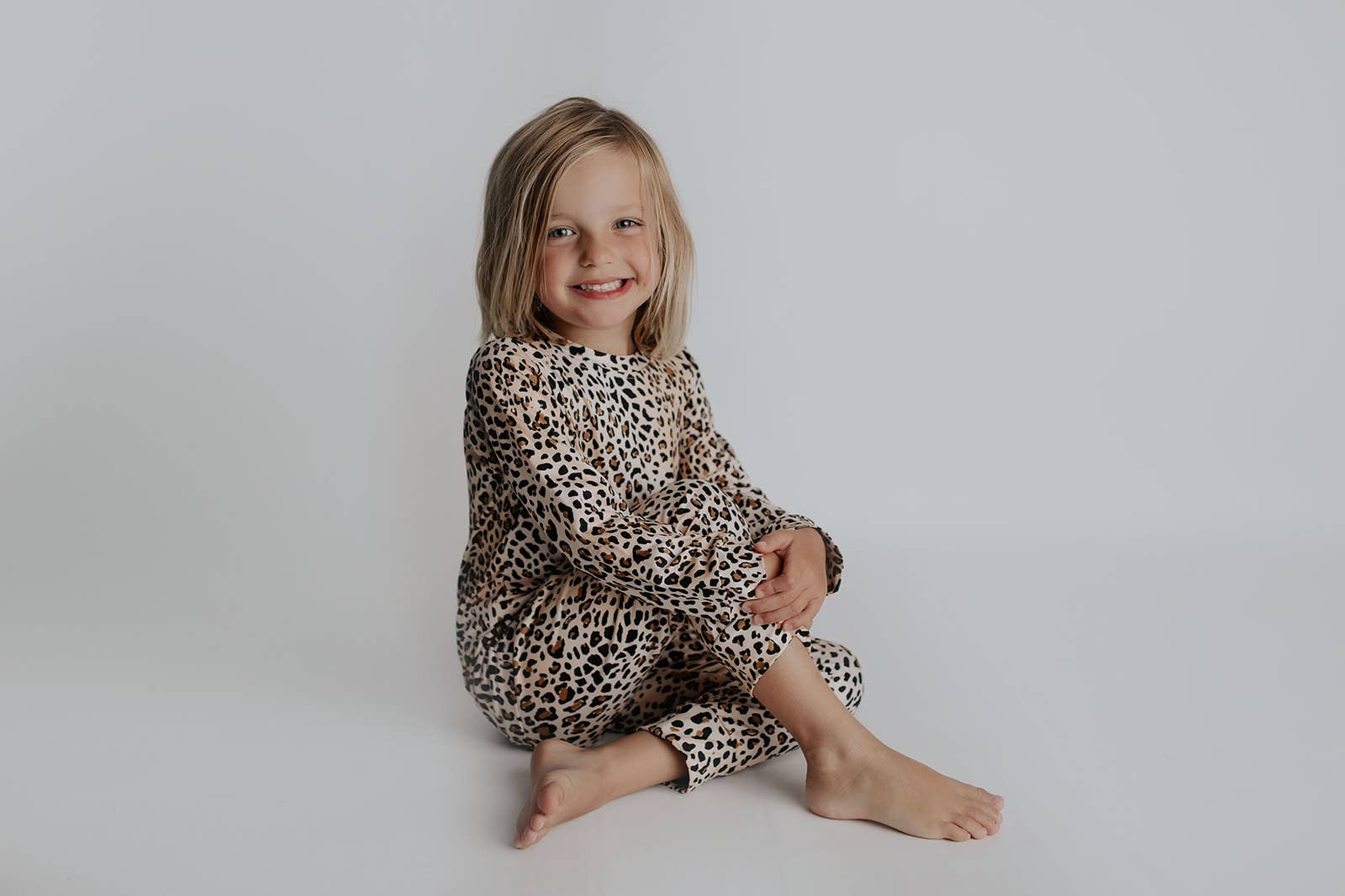 Three Little Tots – Engroshandel Pyjamasæt - Børn – Leopard Jammies Børn Pjs og Lougewear8