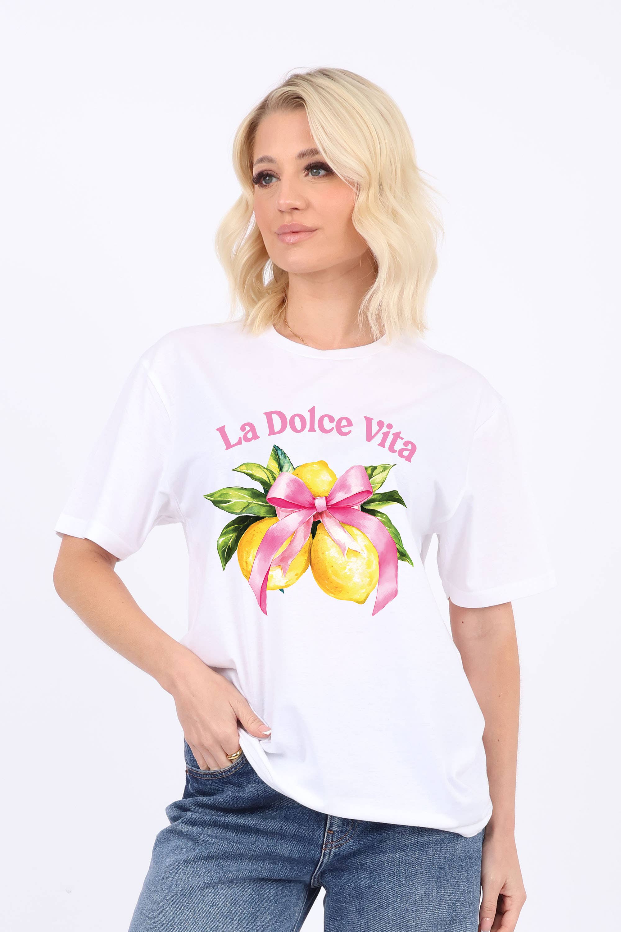 Missi Clothing - Wholesale T-shirt met print - Dames - Dames T-shirt La Dolce Vita met bedrukte strik (Custom pack)0