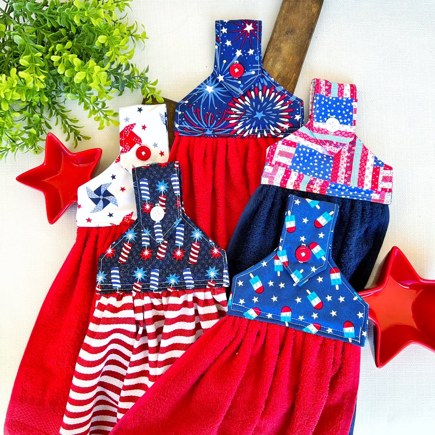 Lavishly Vintage – wholesale Tea towel – Holiday Variety Pack Button Top Hanging Kitchen Towel3