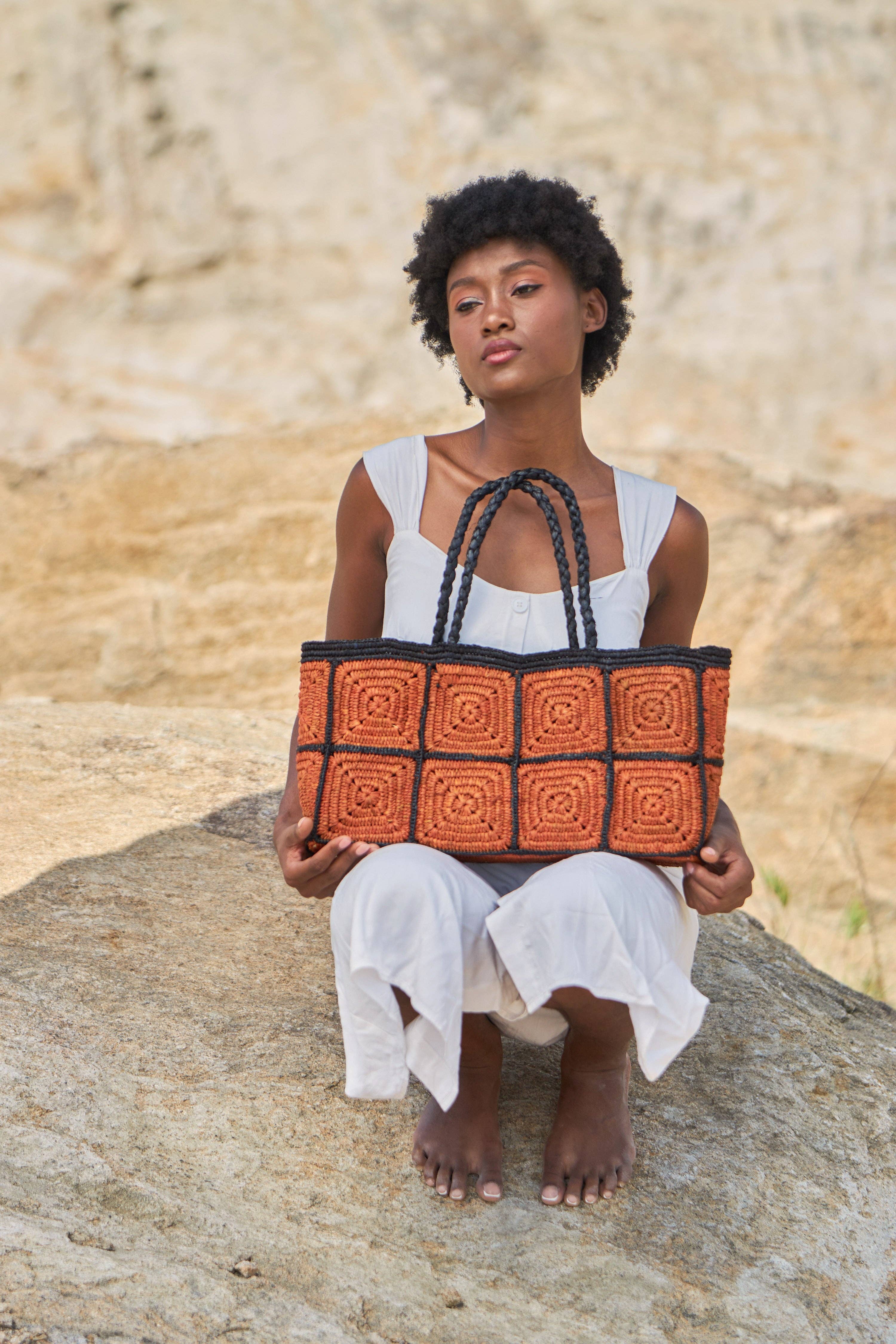 HAFALIA – Engroshandel Strandtaske – ABY mellemstor taske i raffia4