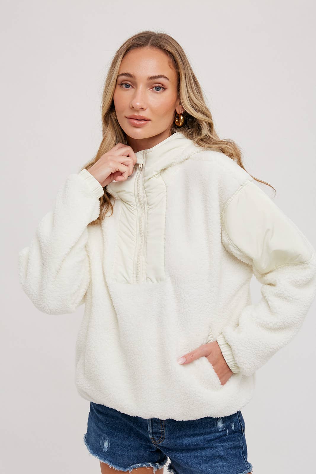 Bluivy - Wholesale Hoodie - Women's - FAUX SHEARLING CONTRAST HOODIE3