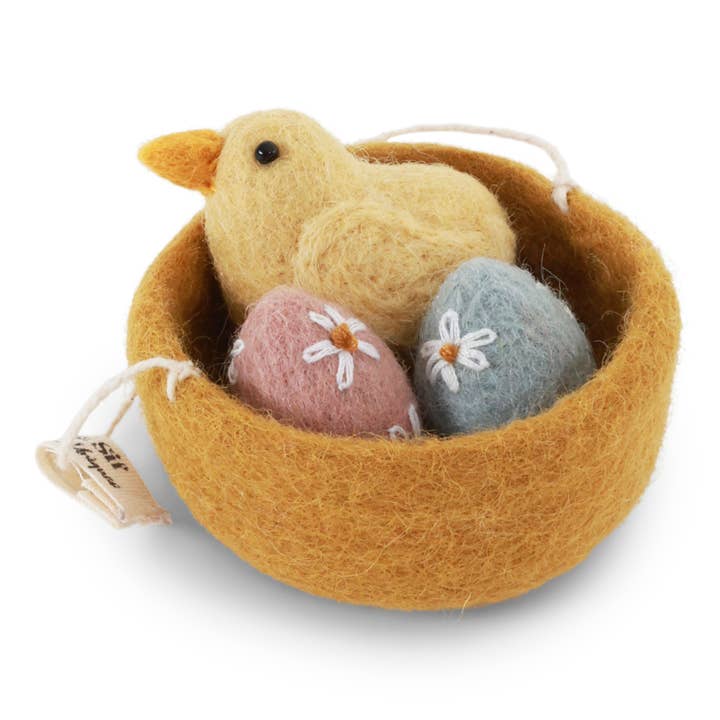 Nest w/Eggs & Chicklet Bird for wholesale by Gry and Sif