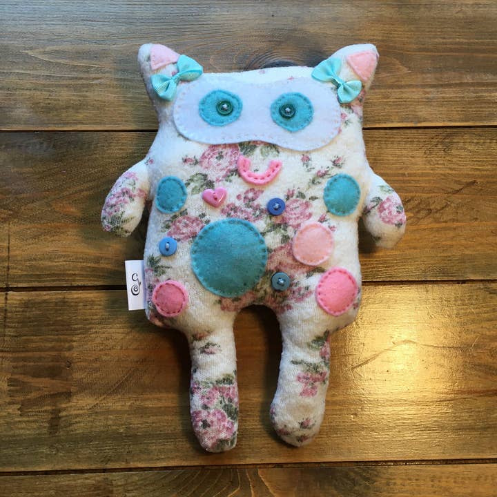 Peluche de monstruo hecho a mano - Emma para venta al por mayor de Puppies & Pom Poms