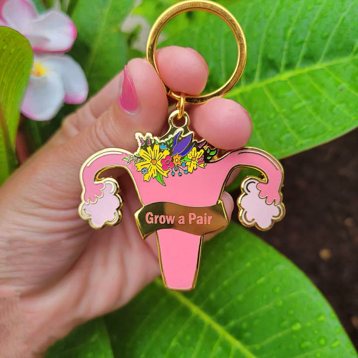 Porte-clés Grow a Pair pour la vente par Brooke LeAnne