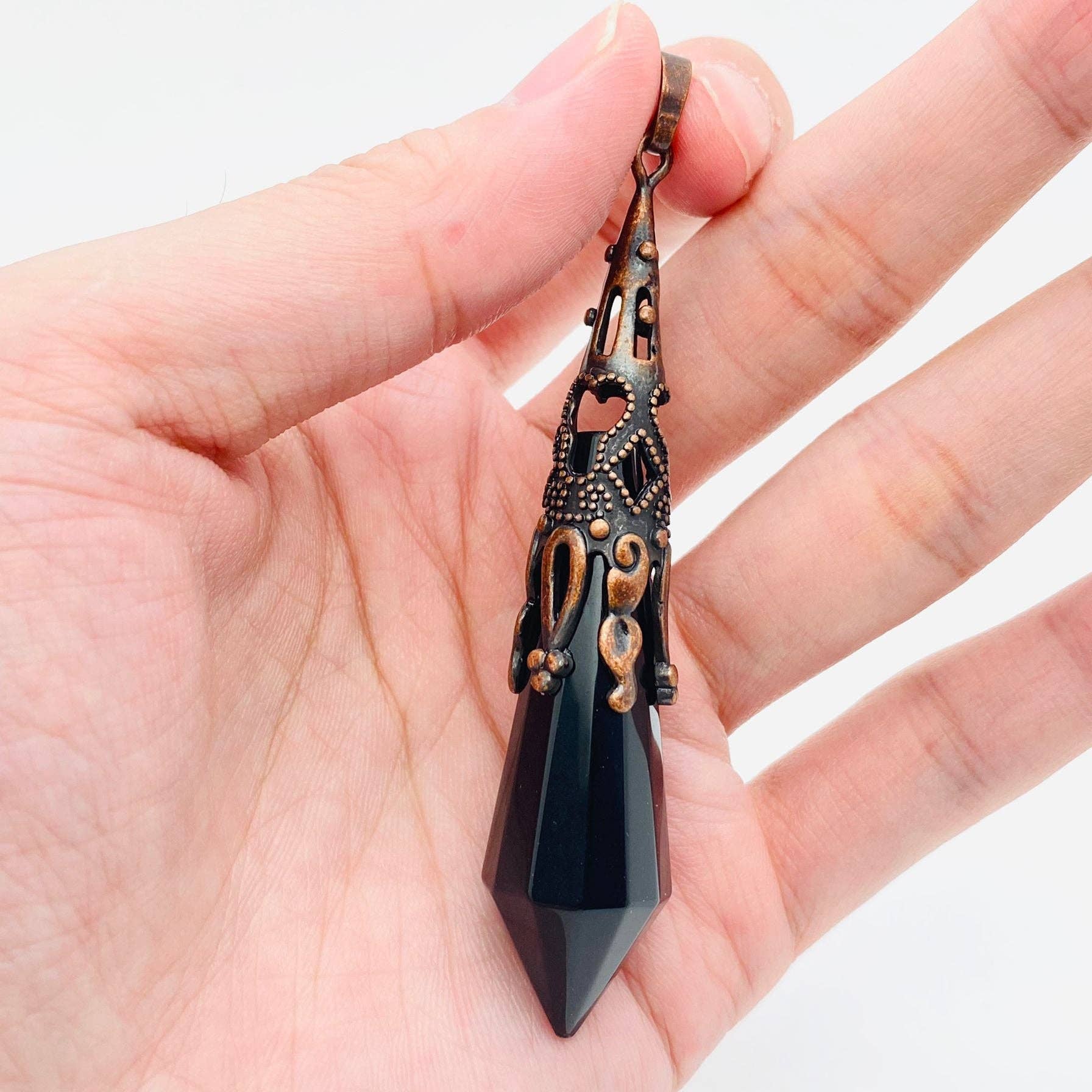 Mio Queena - Wholesale Spiritual Stone/Crystal - 12 Sided Shape Natural Stone Crystal  Chakra Pendulum - CS13