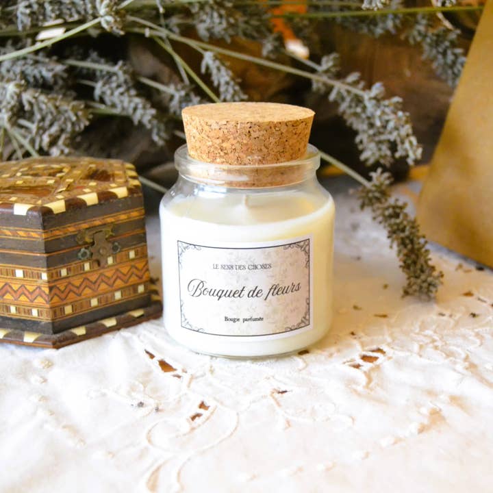 Handmade scented candle Flower Bouquet for wholesale by Le sens des choses