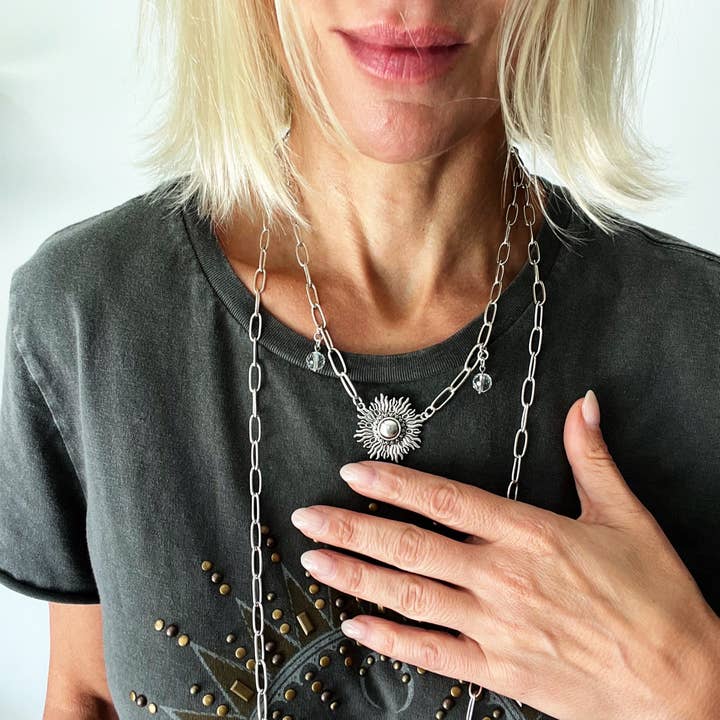 Katia Designs – wholesale Hänge-/berlockhalsband – "Perfekt ofullkomlig" Starburst lång kedjehalsband
