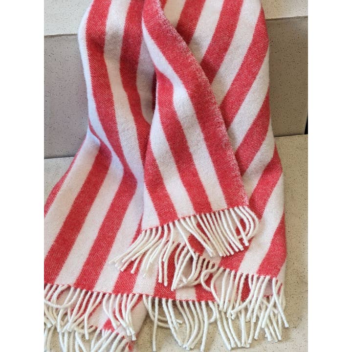 Coudre Berlin - Wholesale Throw Blanket - Wool Blanket / Cozy Blanket STRIPES tomato red / off white2