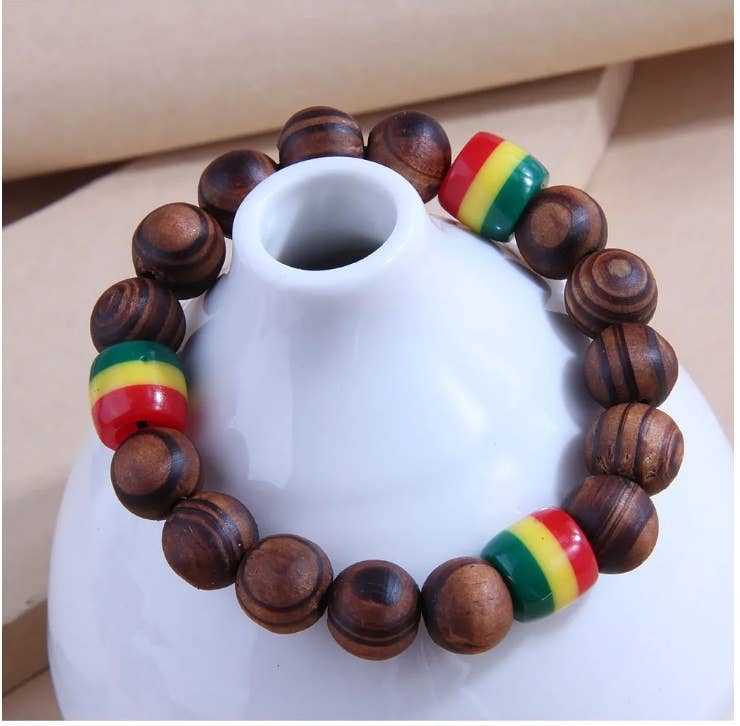 Magnifique Hearts – wholesale Pärlarmband – Träarmband med Rasta-pärlor - Jamaicansk-inspirerad Reggae-stil