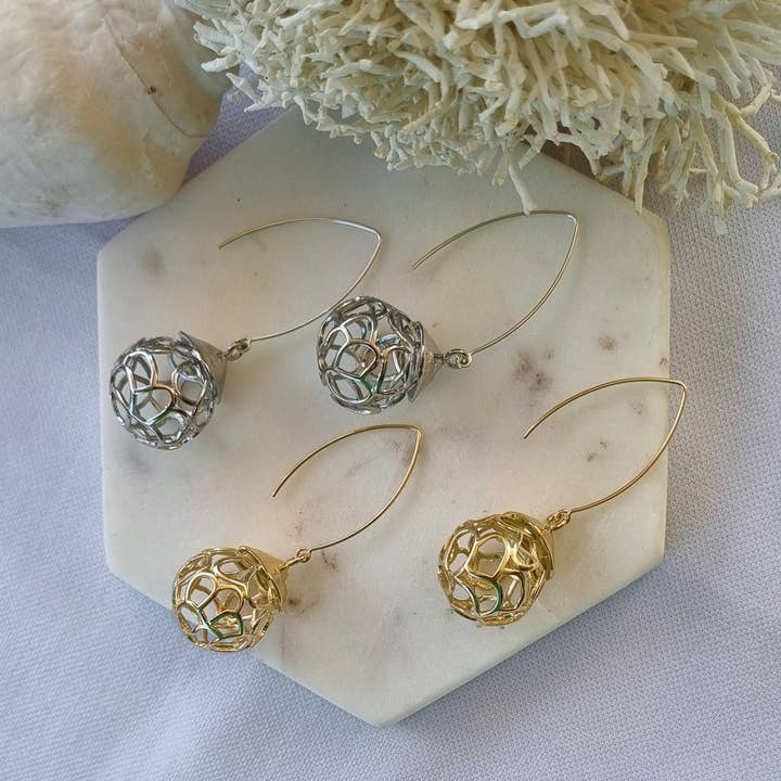 PearlGem Designs - Wholesale Pendant/charm necklace - Baroque wire ball Necklace10