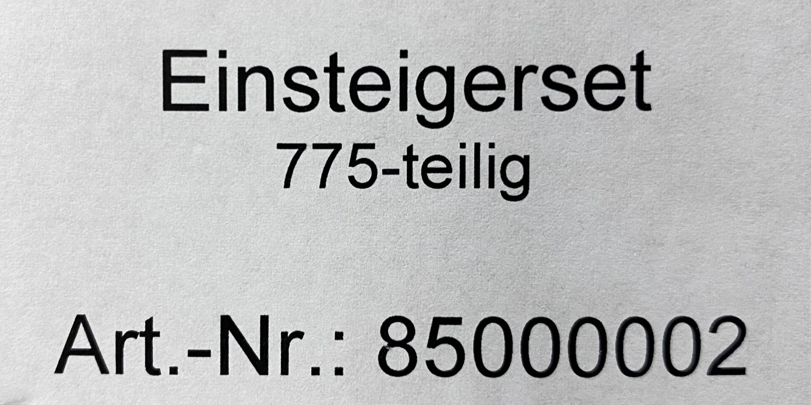 Salzmann Restwaren GmbH - Wholesale Nailcare Set - Beginner manicure nail care kits with UV lamp17