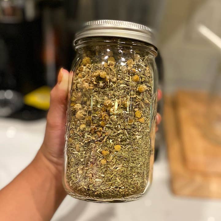 Het vangen van ZZZ's kruidenmix voor wholesale door Sage and Sol Herb and Tea Co