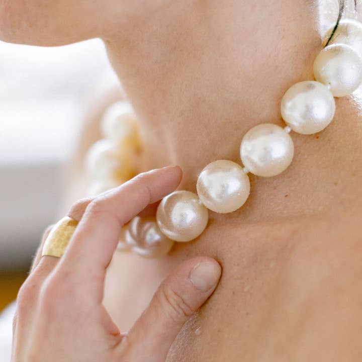 Hot Girls Pearls-Freezable Cooling Jewelry - Vente Collier de perles - Collier blanc ivoire3