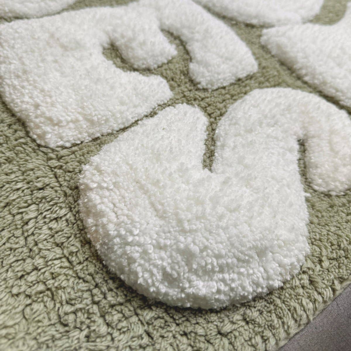 Allure Bath Fashions – Großhandel Badematte – Badteppich mit Aufschrift Good Vibes, rutschfester, handgetufteter Badteppich3