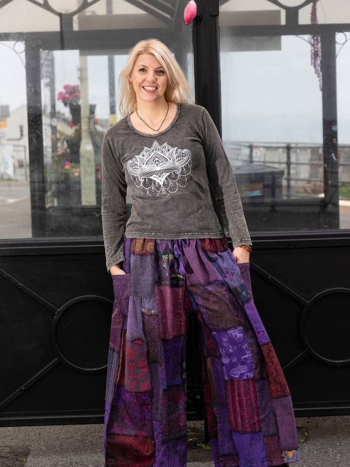 Pantalon large patchwork Elsie pour la vente par Wicked Dragon Clothing