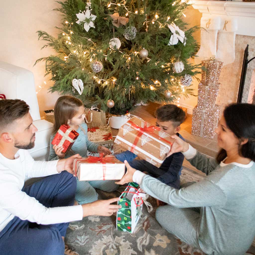 Yard Butler - Wholesale Christmas Decoration - The Perfect Christmas Tree Stand in White and Gold (medium)3