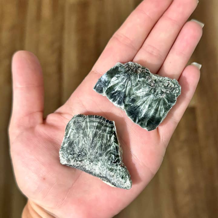 Mandala Gems - Vendita all'ingrosso Pietra/cristallo spirituale - Fette di Serafinite, Lastre di Serafinite3