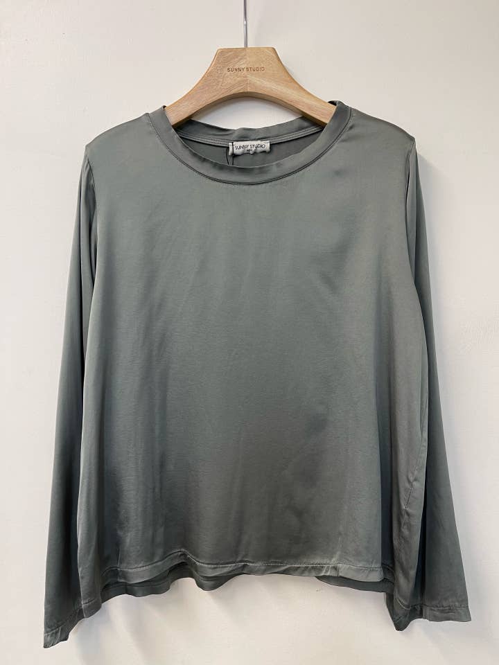 SUNNY STUDIO - Wholesale T-Shirt - Women's - Elegant long-sleeve T-shirt12