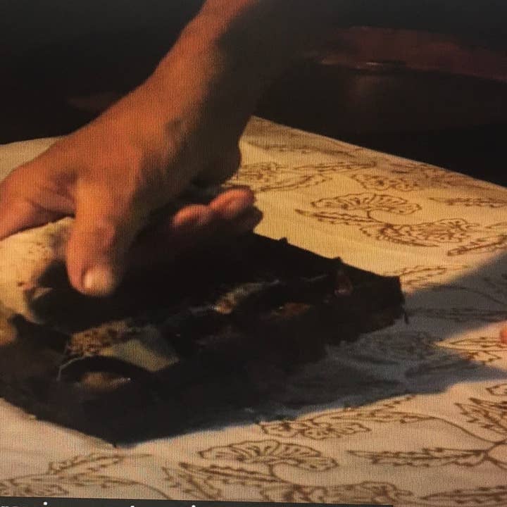 JDLUV – Cachecol - Mulher por atacado – Novo recém-chegado... Sarong Bali Sea e/ou design floral feito à mão - marrom e bege - quantidade limitada em mãos. Arte # 6-48