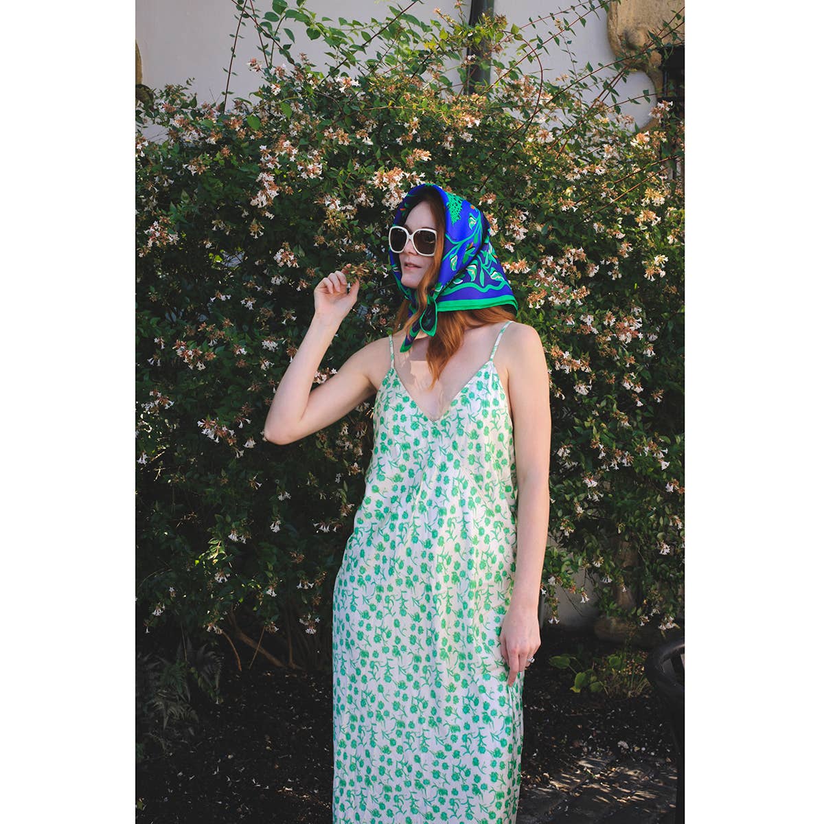 Jessie Zhao New York - Vendita all'ingrosso Sciarpa - Donna - Sciarpa di seta bifacciale con leopardi nella natura verdeggiante9