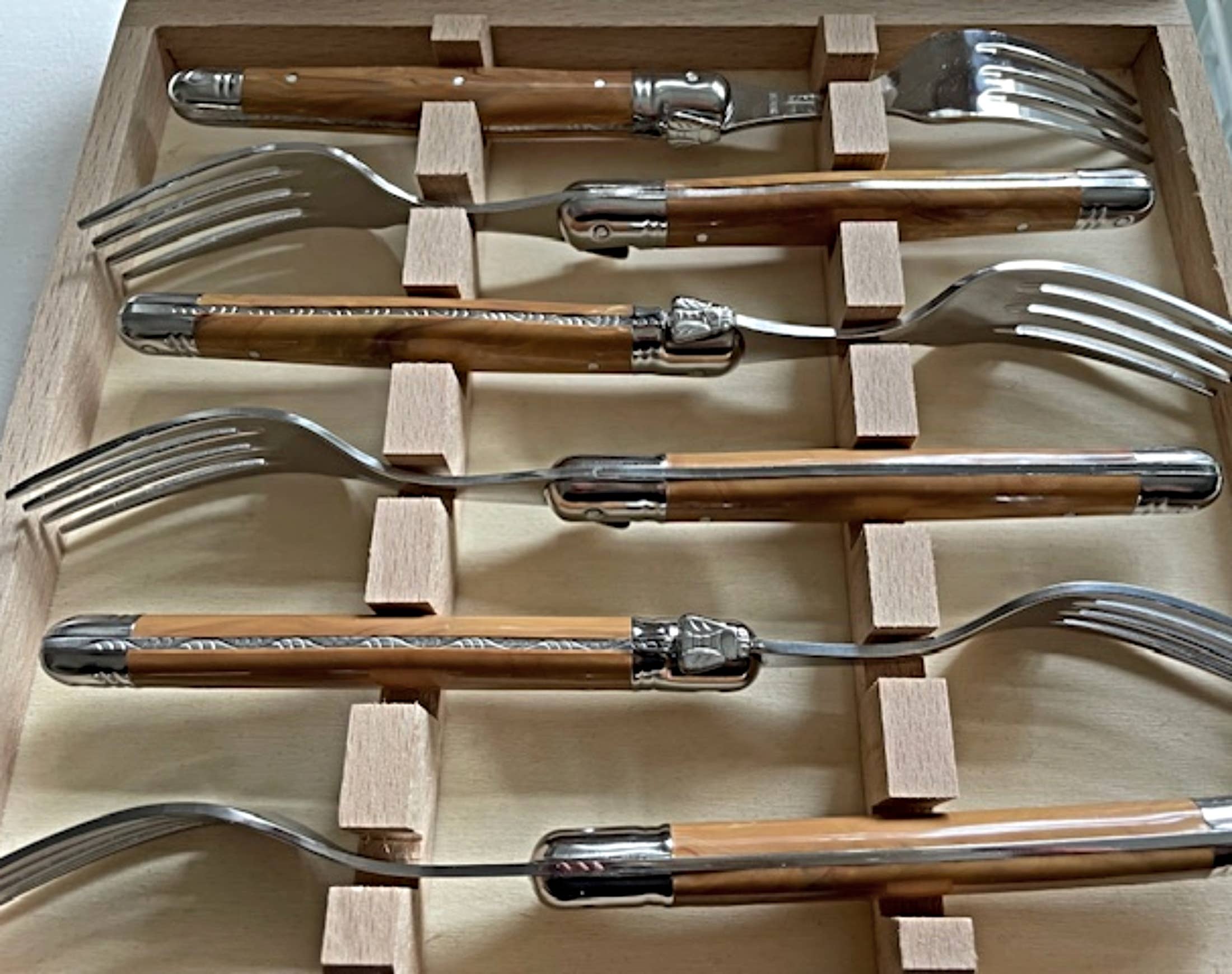 La Maisonnette - Wholesale Flatware Set - Laguiole Classic French Dinner Forks3