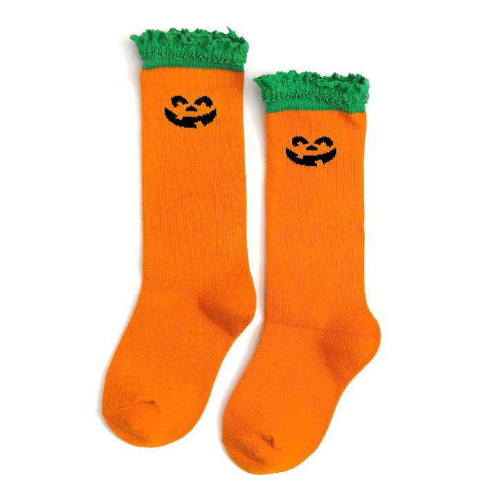 Jack-O-Lantern kniehoge sokken met kanten bovenkant voor wholesale door Little Stocking Co.