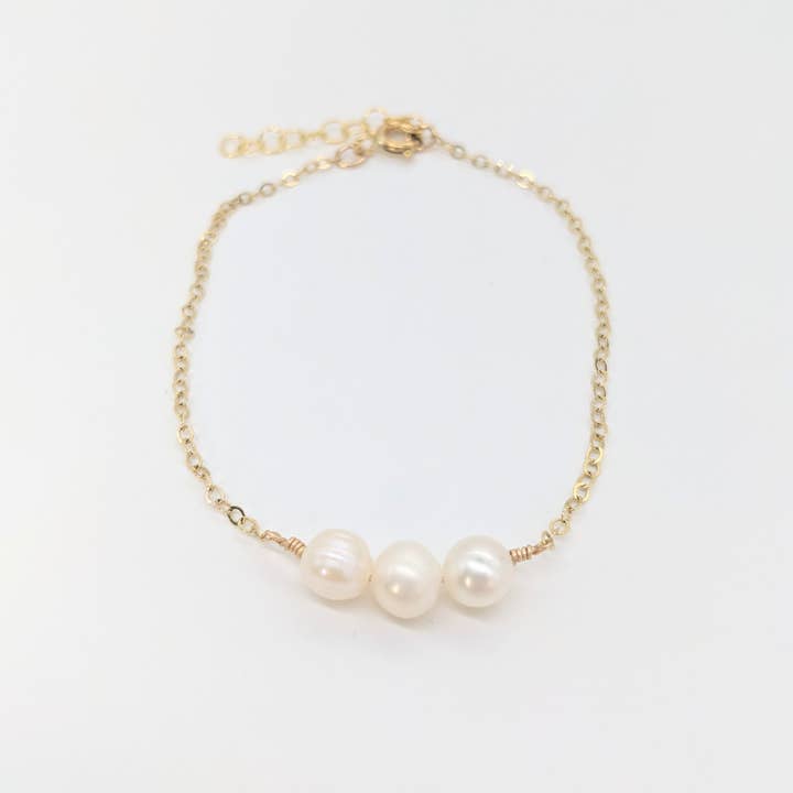 Bracelet à perles Leeda en or 14 carats rempli pour la vente par Forai