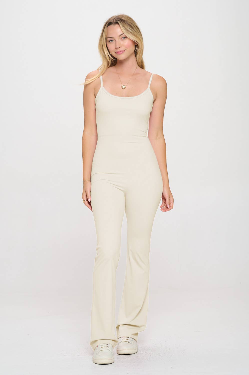 otos active – Engroshandel Activewear-sæt – til kvinder – 2 dele sæt med matchende flare-jumpsuit og aktiv jakke18