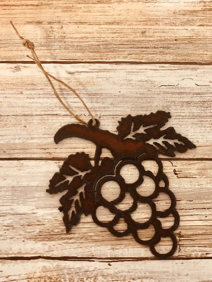 Grapes Vineyard Gift Ornament for wholesale by Universal Ironworks USA