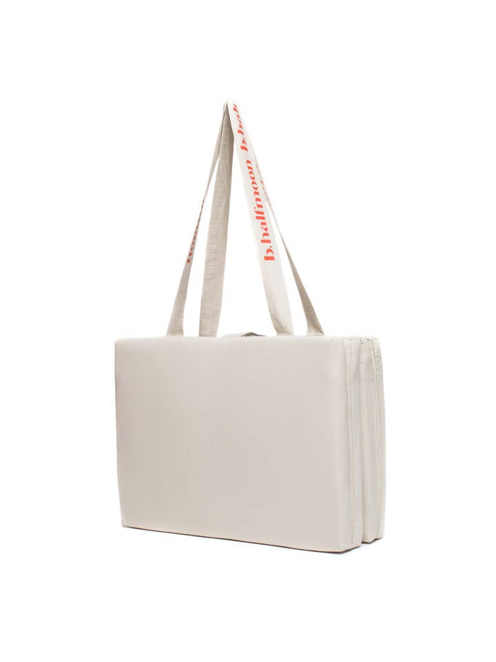 lit de méditation portable pour la vente par b, halfmoon