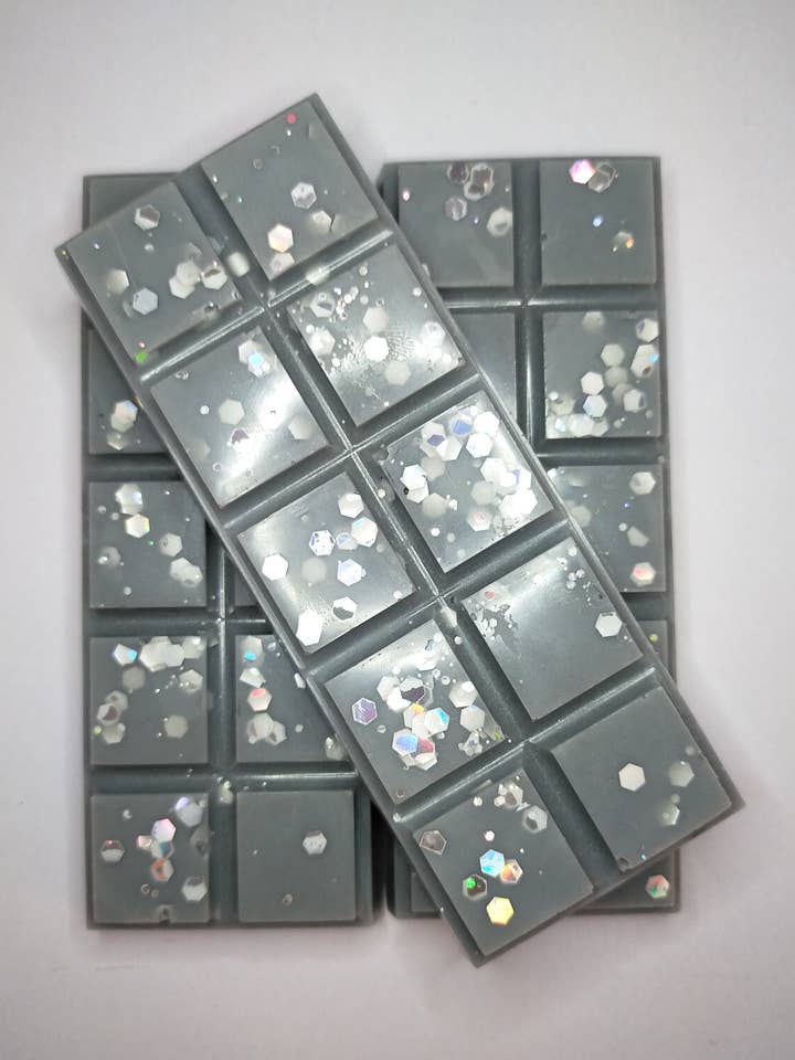 Izzy Miyaki Snap Bar for wholesale by Melted Memories