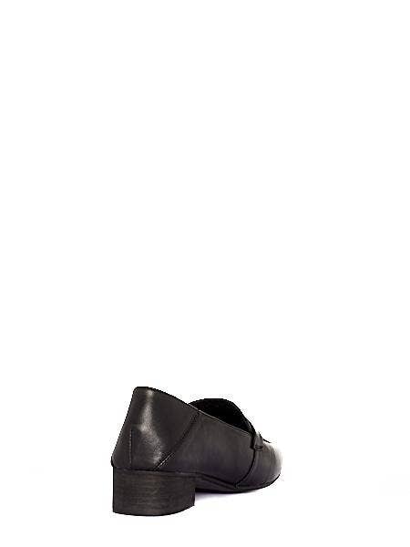 Berkonty – Mocassins – Mulher por atacado – MOCASSINS DE COURO PRETO KARINA15