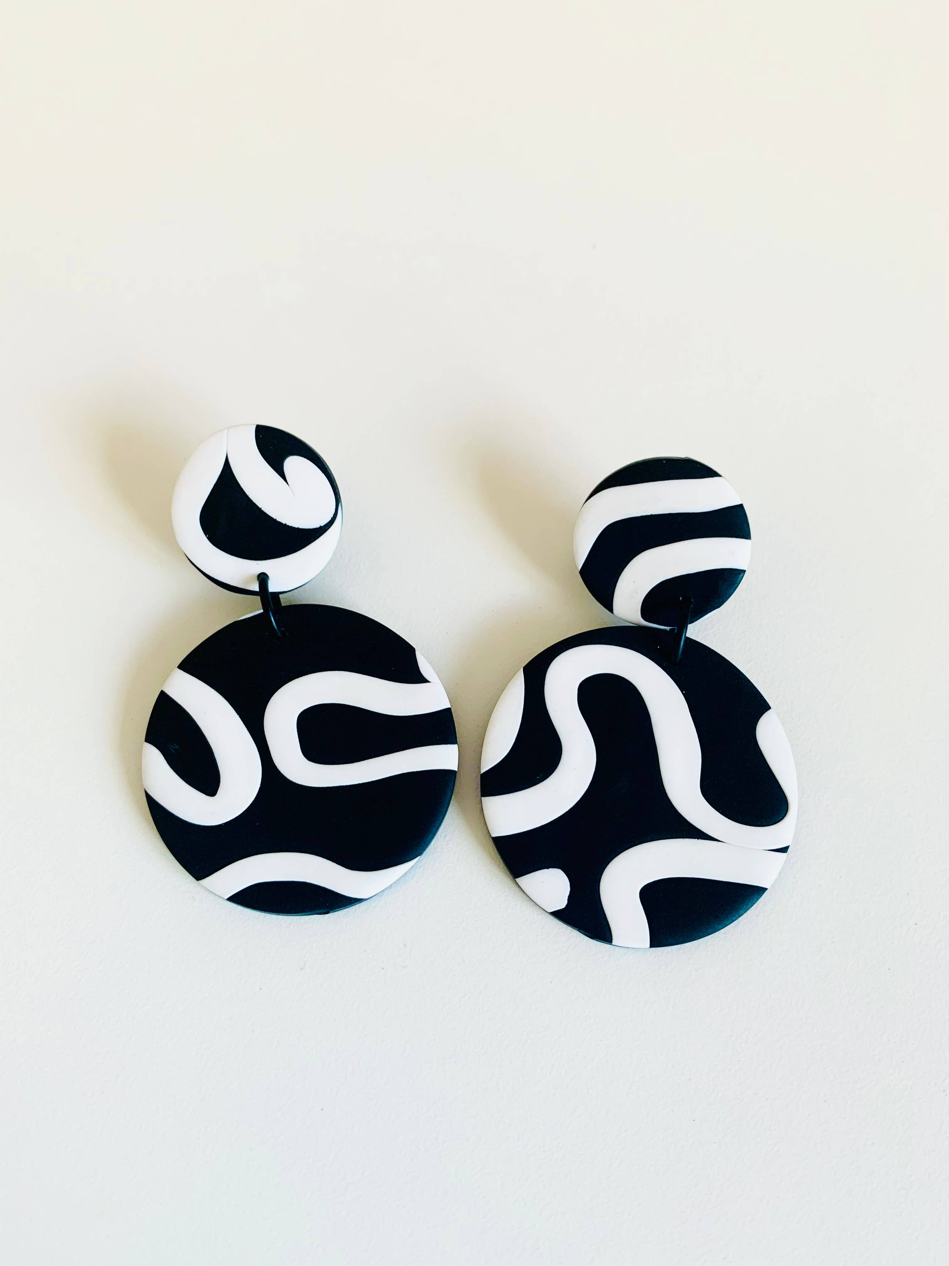 No Shrinking Violet – wholesale Dangle earrings – Songlines - Large Earring2