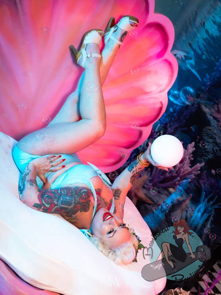 Suzie Bombshell Clothing – wholesale Two-piece swimsuit – Women’s – Beach Bombshell Vintage Bathing Suit - Two Piece5