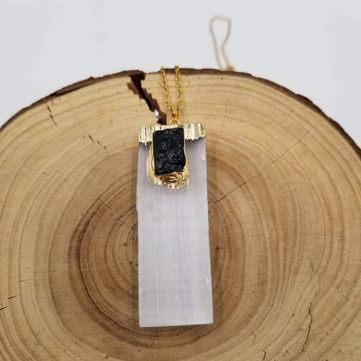 CHAKRA JEWELRY - Wholesale Pendant/Charm Necklace - Natural Stone Inlaid Crystal Pillar Necklace