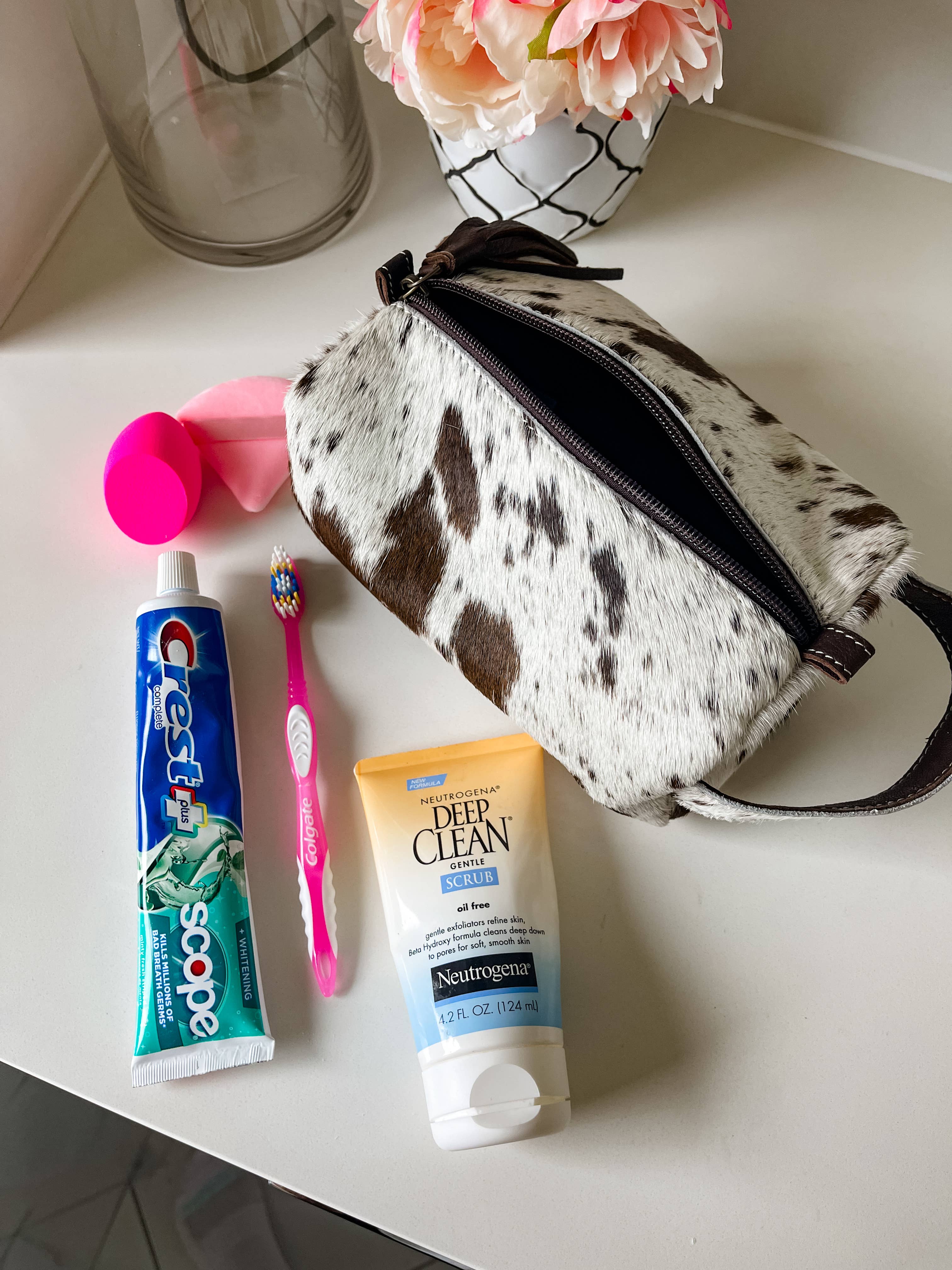 Boho Ranch Shop – wholesale Toiletry bag – women's – Cowhide Toiletry Makeup Shaving Travel Bag8