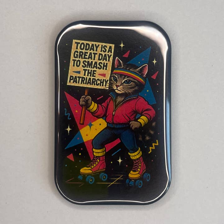 Sla het patriarchaat neer – Statement-magneet met kat voor wholesale door FAKEBERLIN