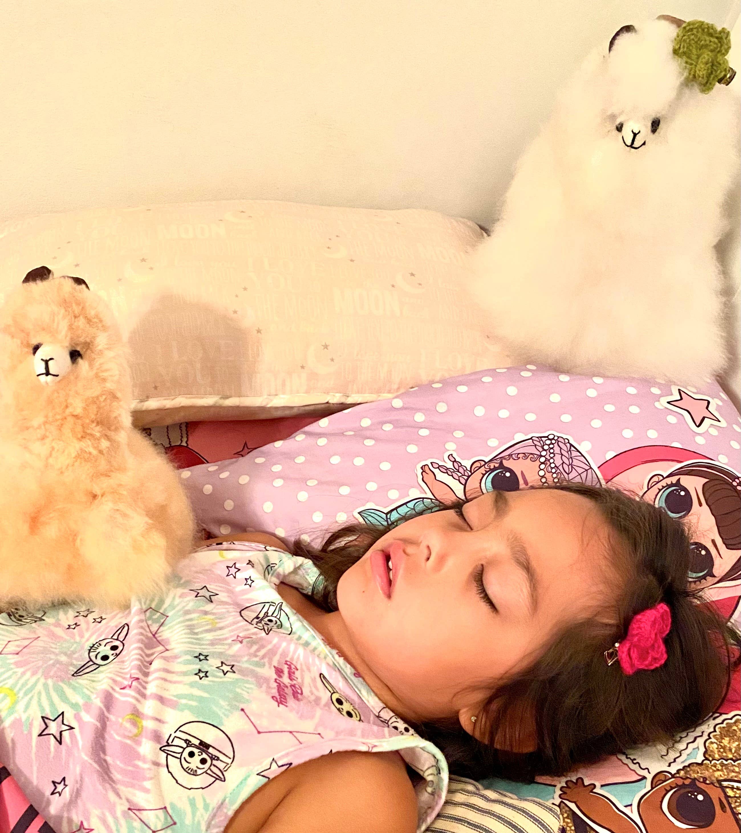 Blossom Inspirations – wholesale Fyllda/plyschleksaker - Barn och baby – Stående alpaca-leksak2