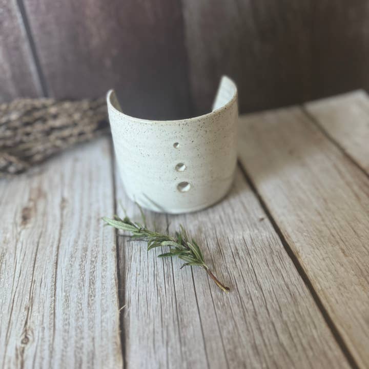 Wolf and Clay Pty Ltd - Wholesale Kitchen tool/gadget - Ceramic Herb Stripper1