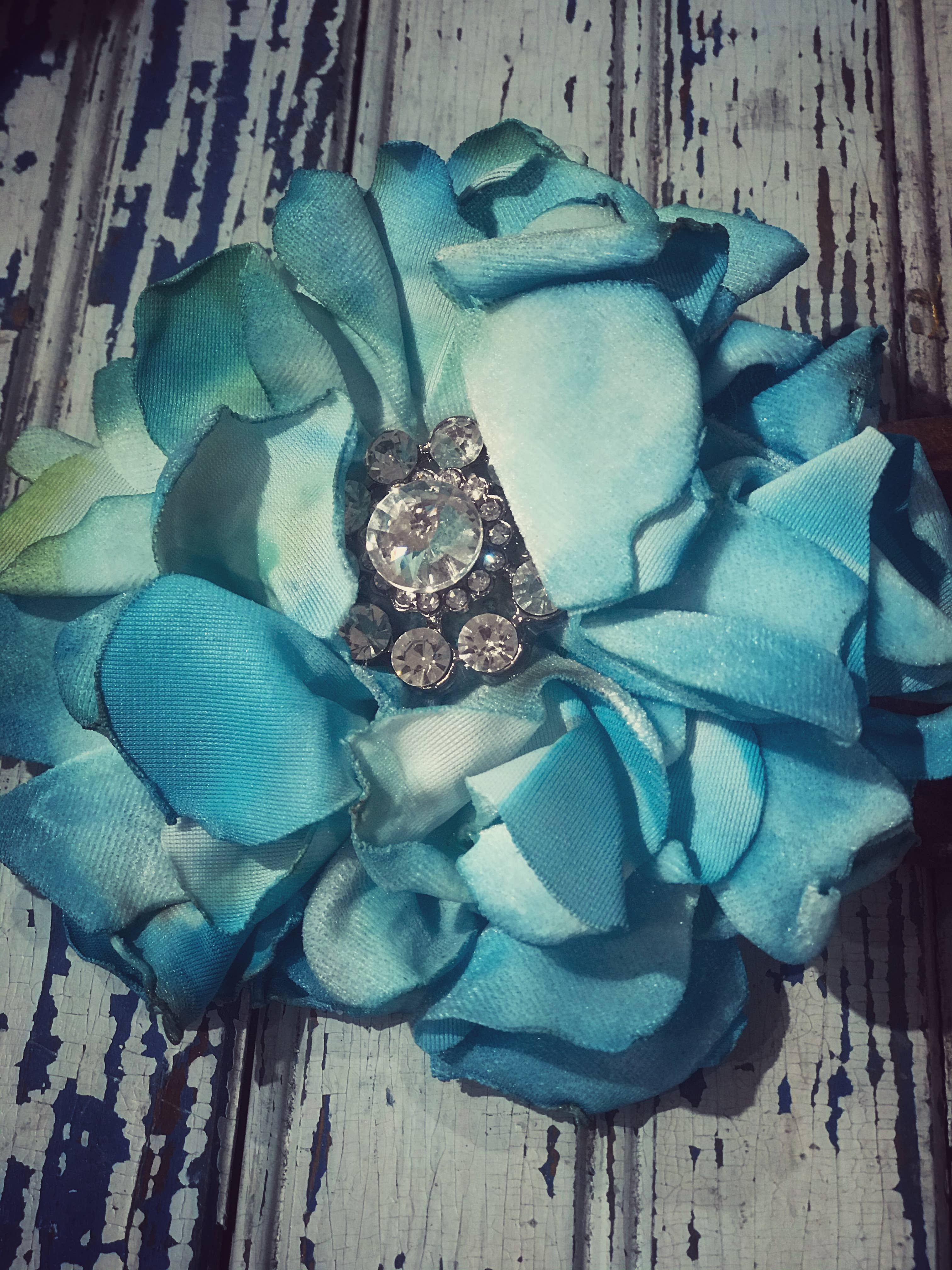 A Rare Bird Shop - Wholesale Brooch - VINTAGE VELVET OLIVE PIN2