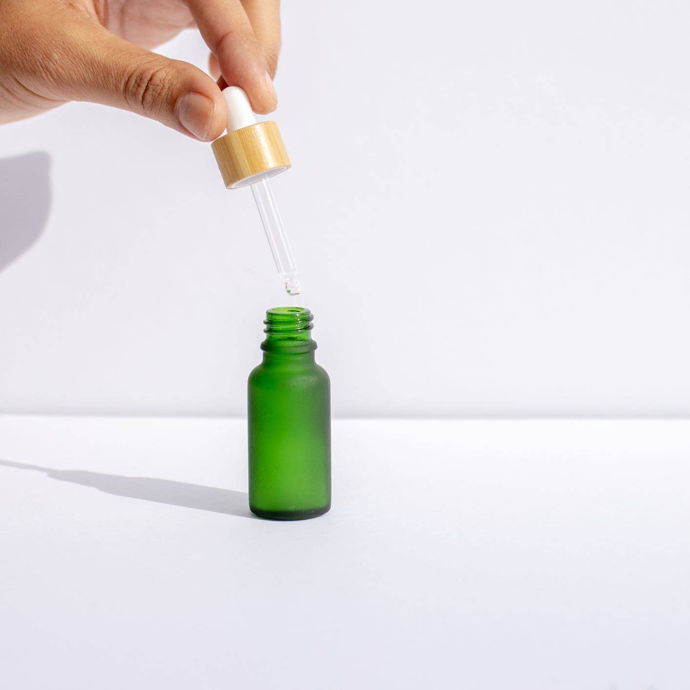 Us and The Earth - Wholesale Jar - Frosted Green Glass Cosmetic Jar & Dropper - Bamboo Lids - Set of 25