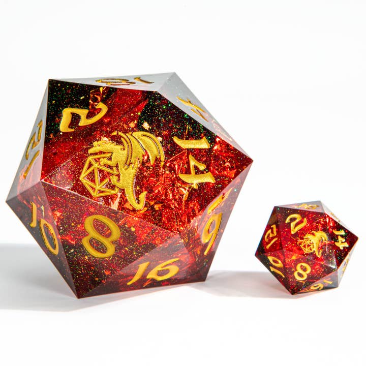 Résine à bords tranchants 55 mm D20 - Rouge avec encre dorée pour la vente par Hymgho Premium Dice