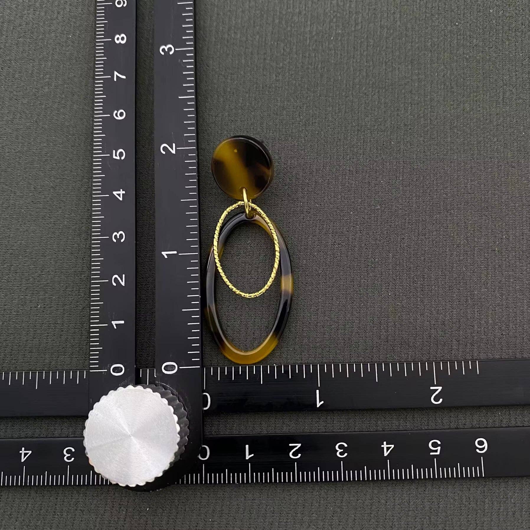 Mio Queena - Wholesale Dangle Earrings - Leopard Color Resin & Metal Double Ring Dangle Earrings3