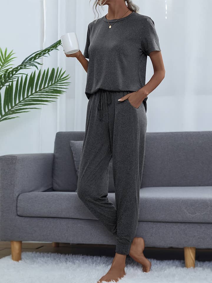 Mørkegrå T-shirt/joggers sæt med korte ærmer for engroshandel hos KTNN Studio Inc.