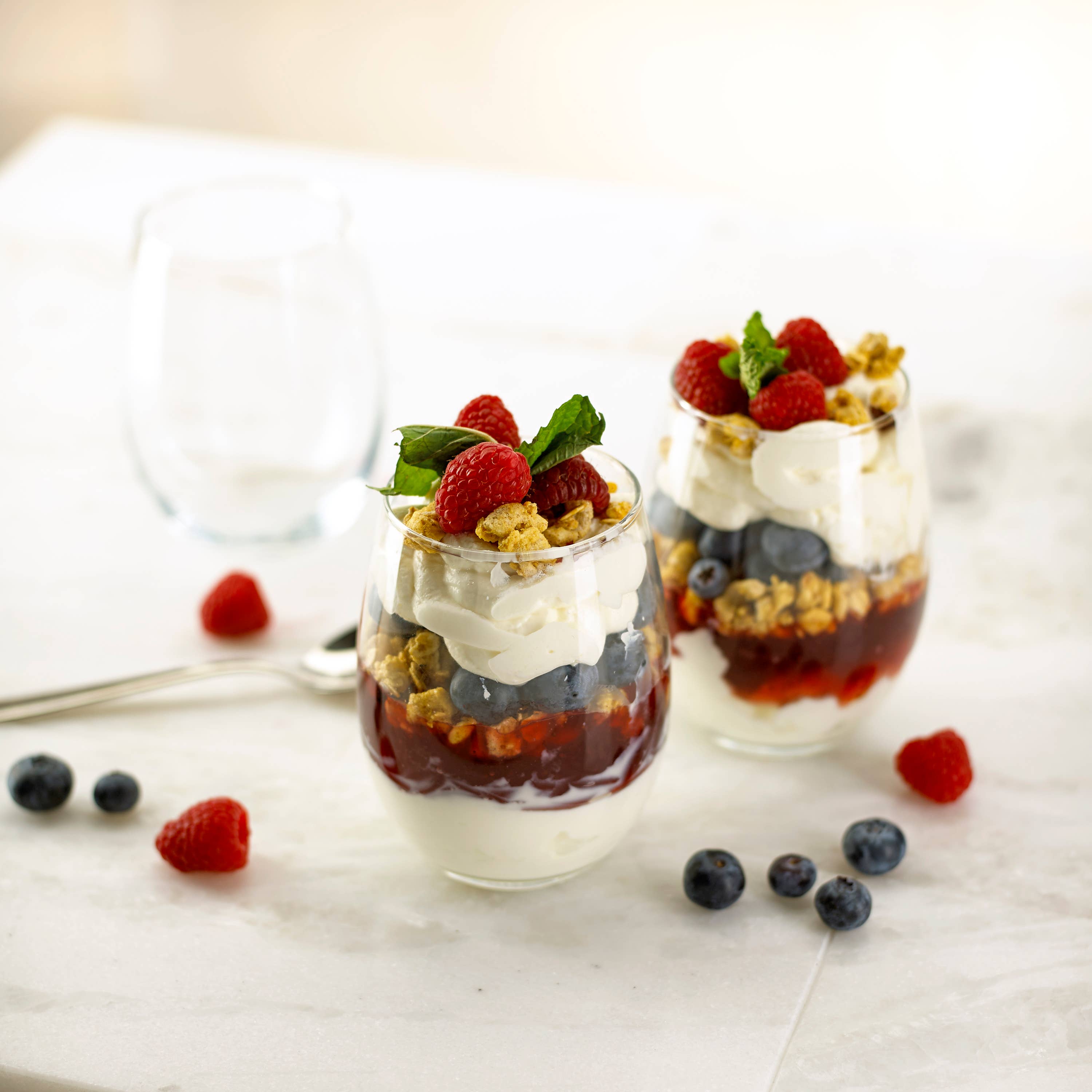 Susquehanna Glass Company - Wholesale Wine Glass - Custom Artwork Stemless 15 oz Wine Glass1