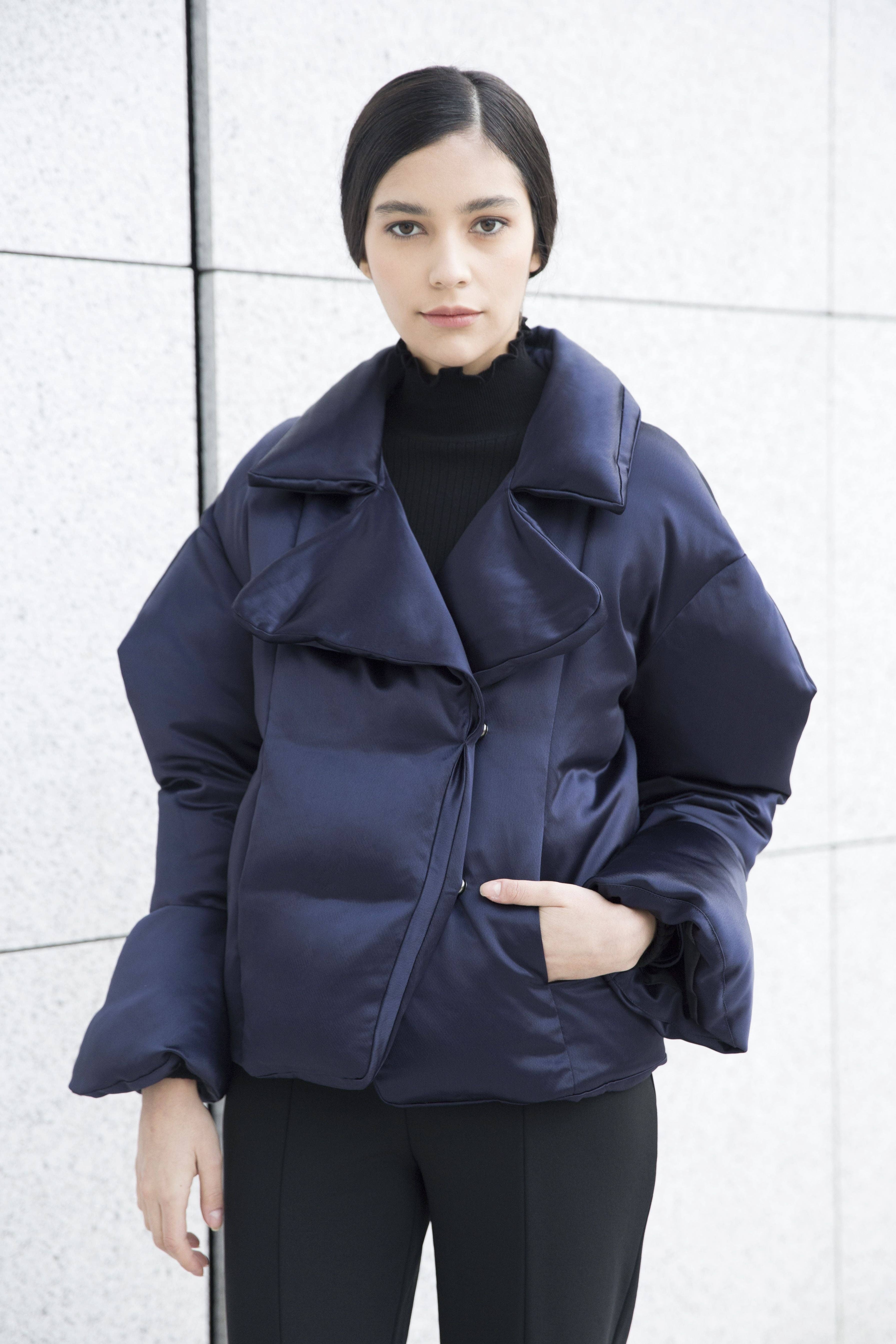SUNDAY LIFE - Wholesale Puffer Jacket - Women's - REINE - ORIGINAL CUT SATIN DOWN JACKET1