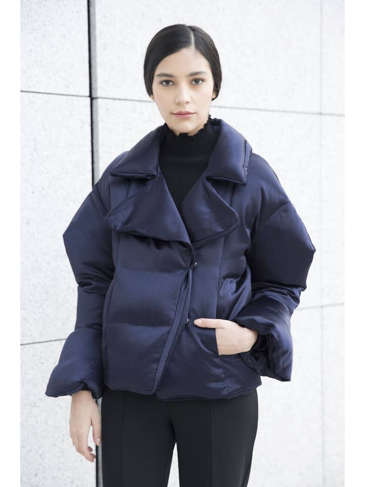SUNDAY LIFE - Wholesale Puffer Jacket - Women's - REINE - ORIGINAL CUT SATIN DOWN JACKET1