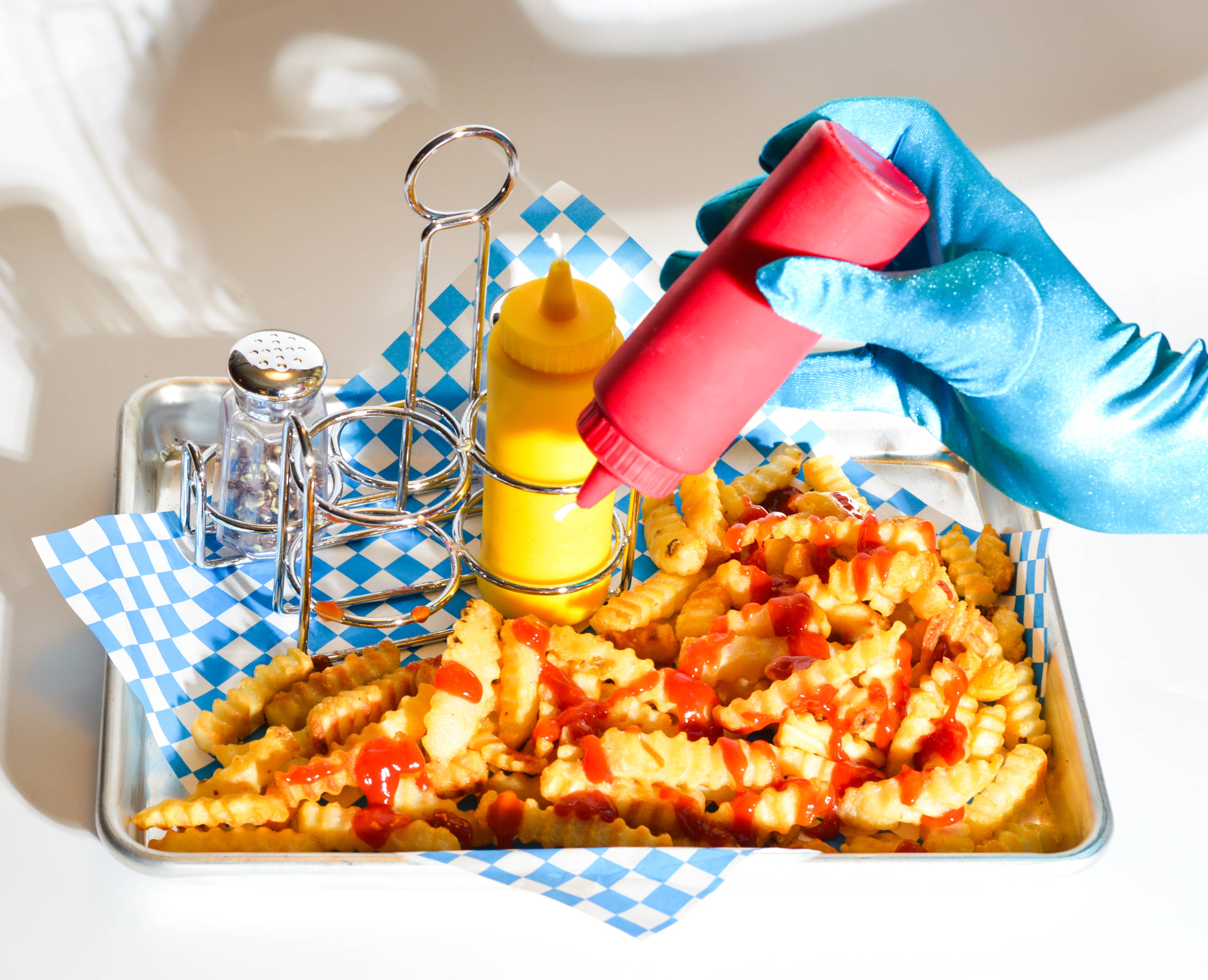 Glow Worm Goods - Wholesale Novelty Candle - Ketchup and Mustard Food Candle Set4