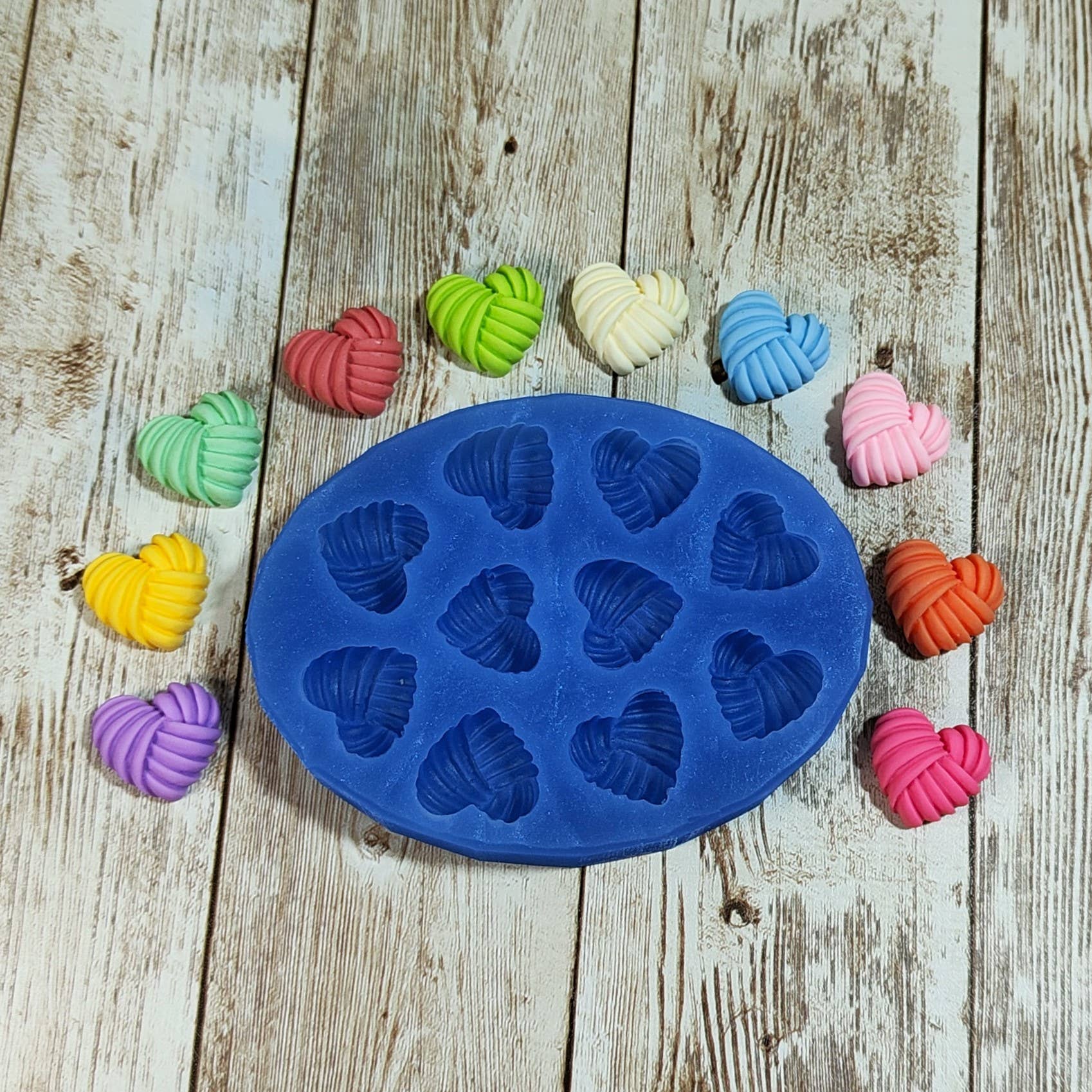 Serena Creazione di Serena Stampone - Vendita all'ingrosso Kit per lavoretti fai da te - Stampo Cuori Gomitolo 2cm in silicone per resina e gesso5