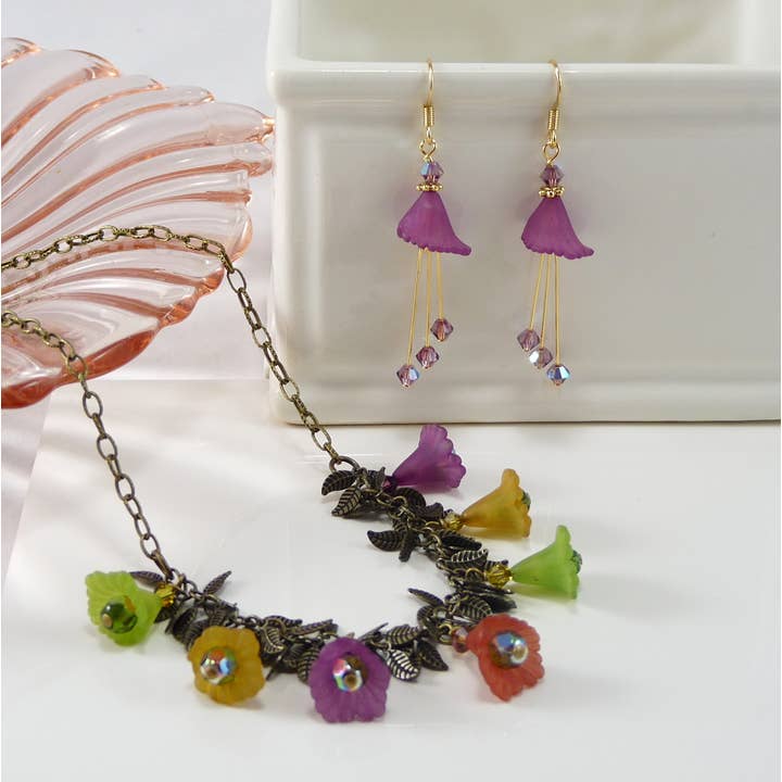 Marlene VanBeek Jewelry - Wholesale Pendant/Charm Necklace - Lucite Leaf 18" Necklace - 3 Colors